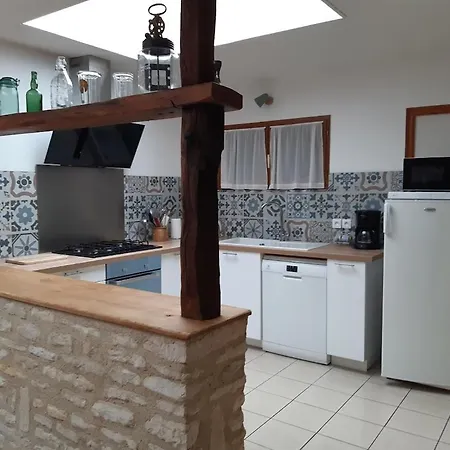 Les Noyers - Maison Typique Du Poitou - Calme Et Paisible - Proche Du Futuroscope